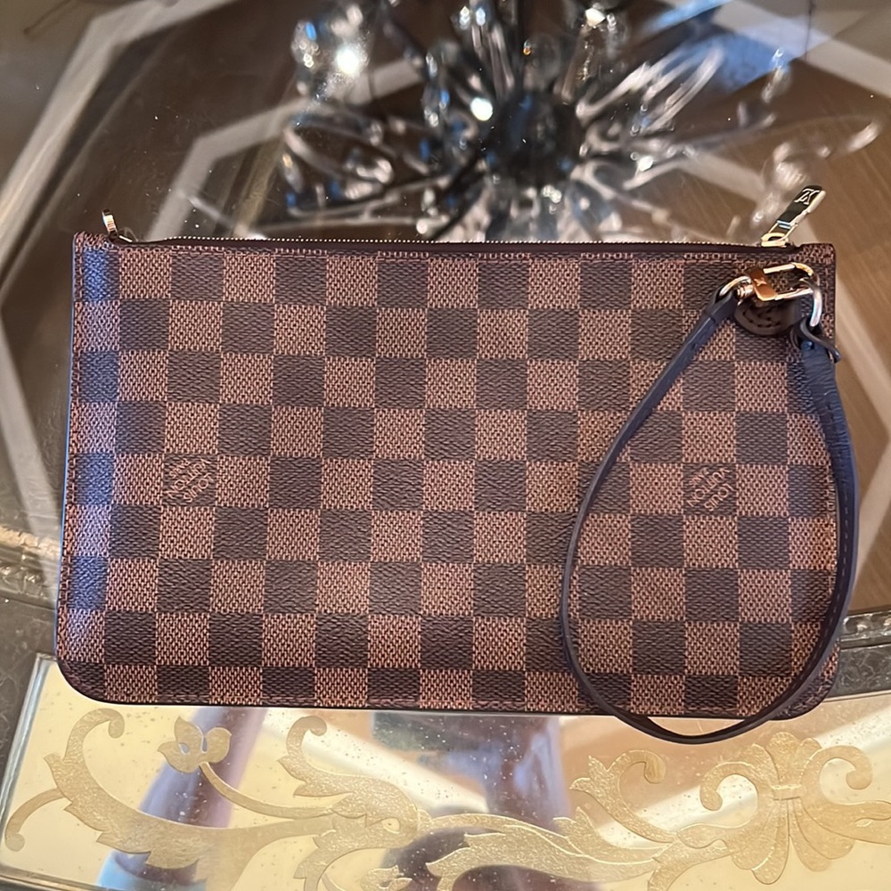 Sold!❤️ Louis Vuitton Neverfull Pouch Mm GM Damier Ebene w/Crossbody Hardware - Picture 6 of 16